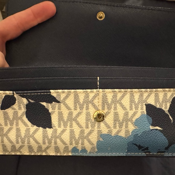 Michael Kors Blue Floral Wallet - Picture 2 of 4